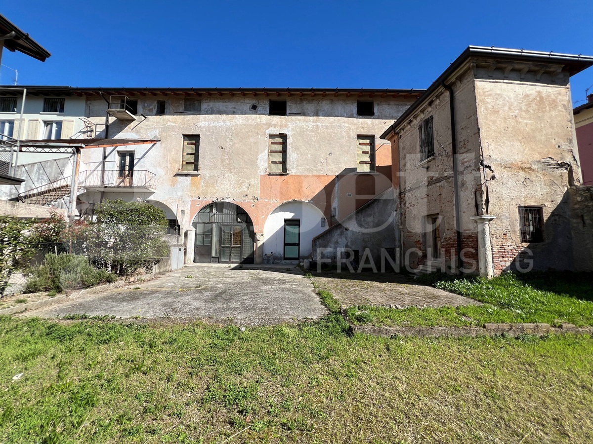 Casa indipendente con giardino a Bovezzo