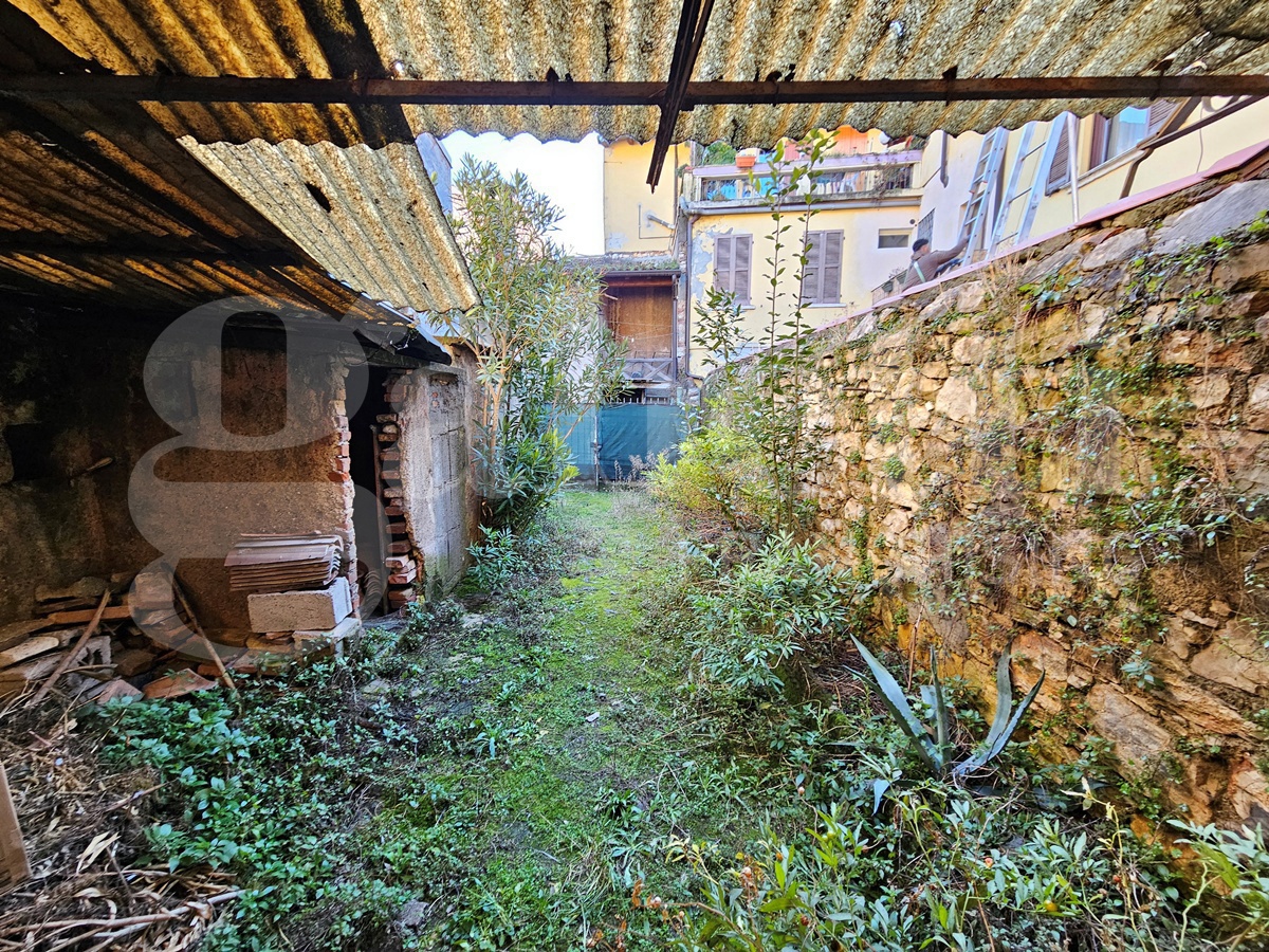 Casa indipendente con giardino a Brescia