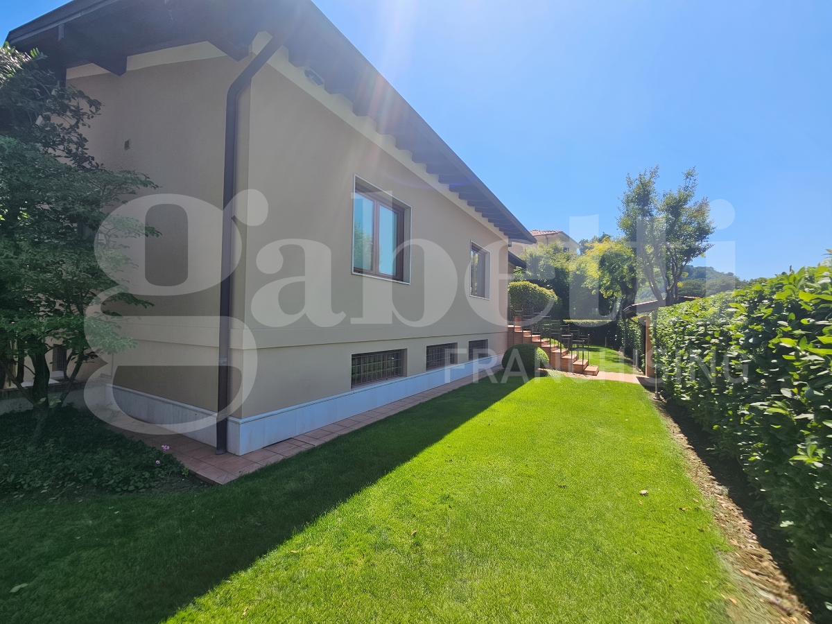 Villa in vendita a Brescia