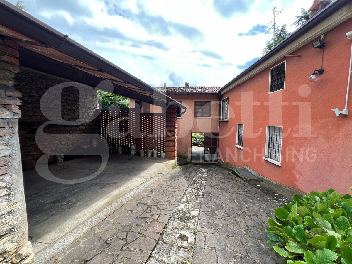 Villa con giardino a Nave