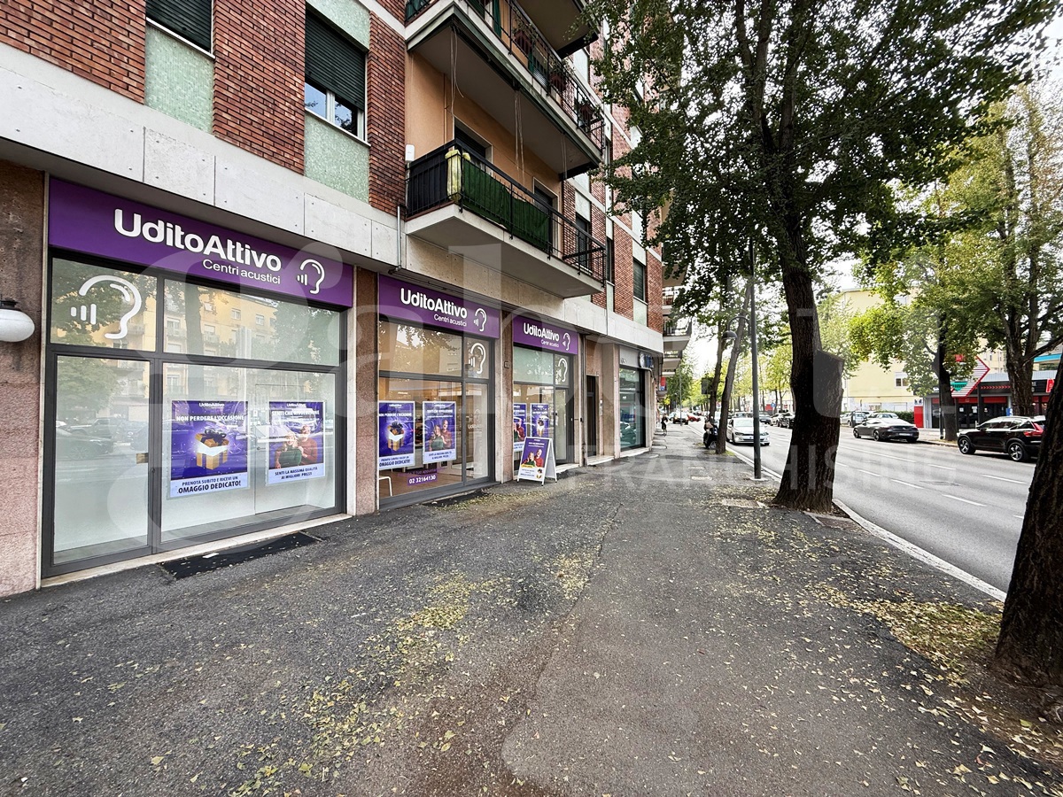 Negozio ristrutturato a Brescia