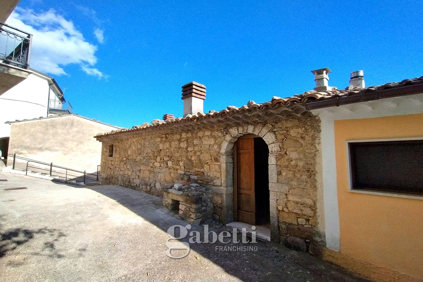 Casa indipendente da ristrutturare a Molise