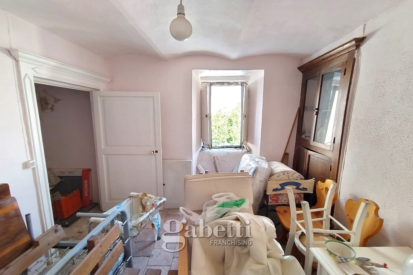 Casa indipendente da ristrutturare a Molise