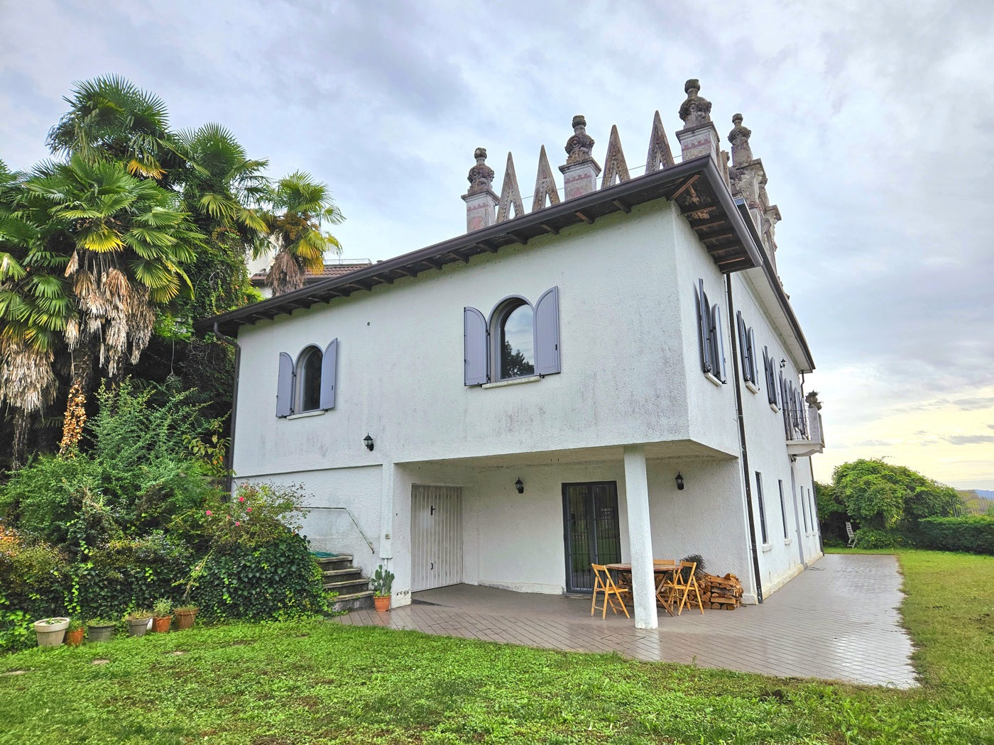 Villa arredata in affitto a Leggiuno