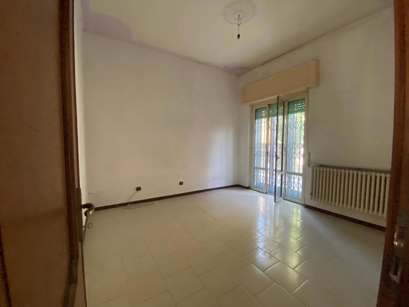 Villa con giardino a Castello d'Agogna