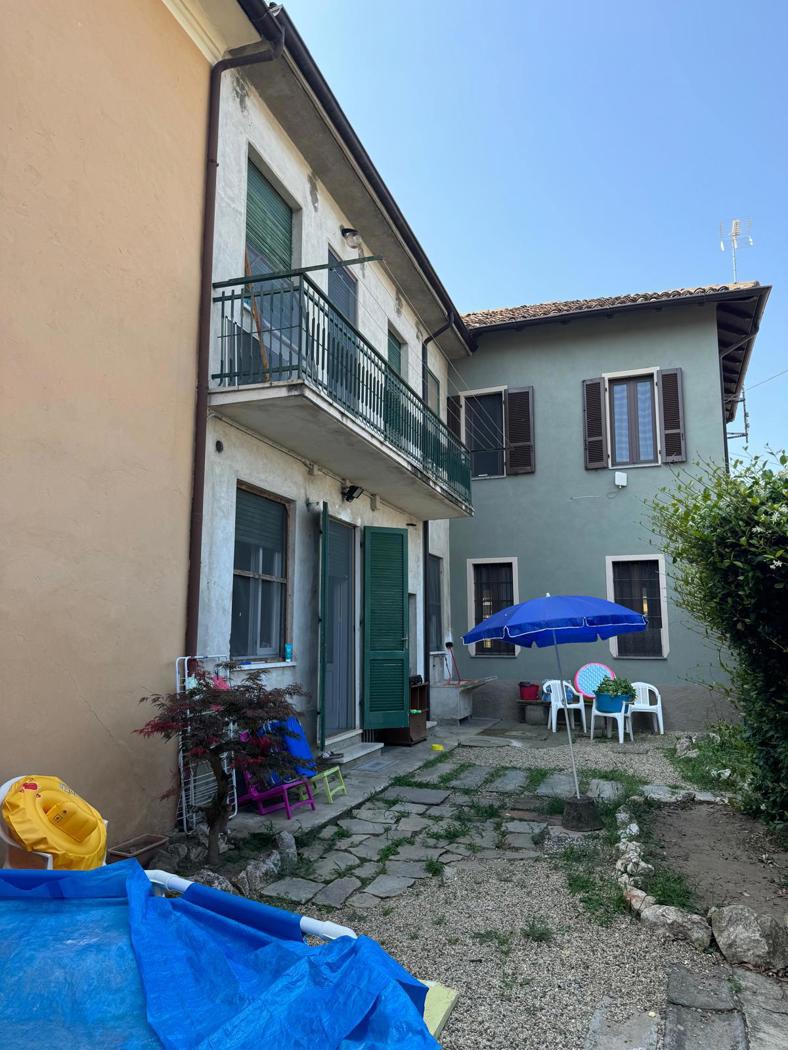 Casa indipendente con giardino a Mortara