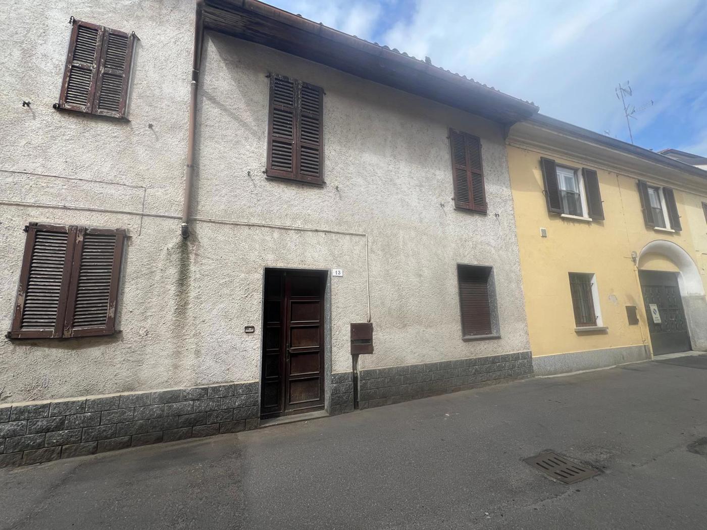 Casa indipendente da ristrutturare a Gambol