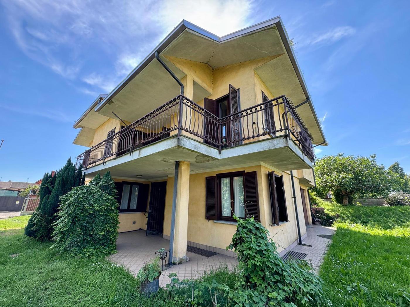 Villa con giardino a Vigevano