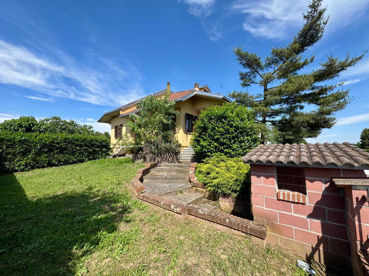 Villa con giardino a Vigevano