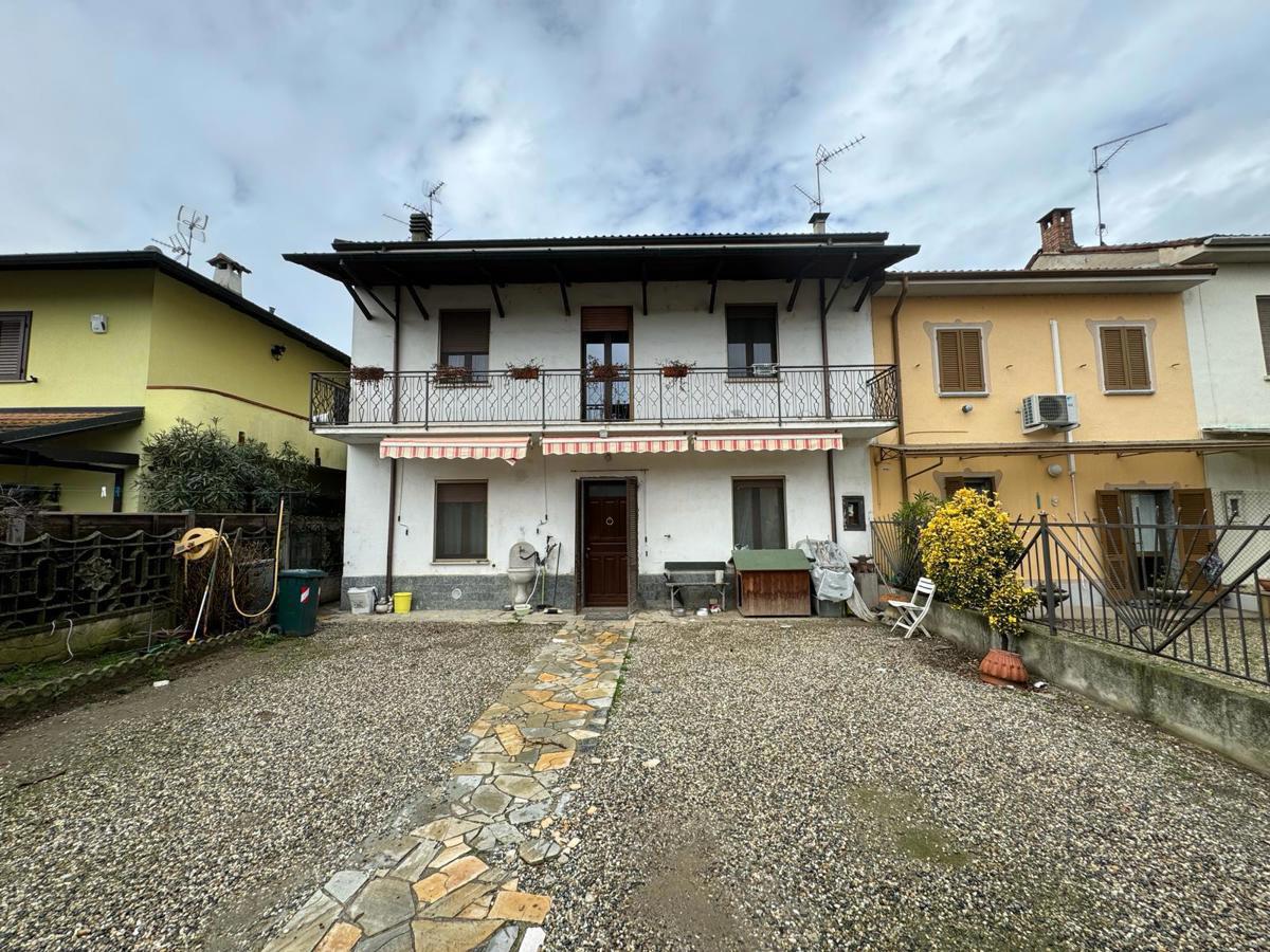 Casa indipendente con giardino a Mortara