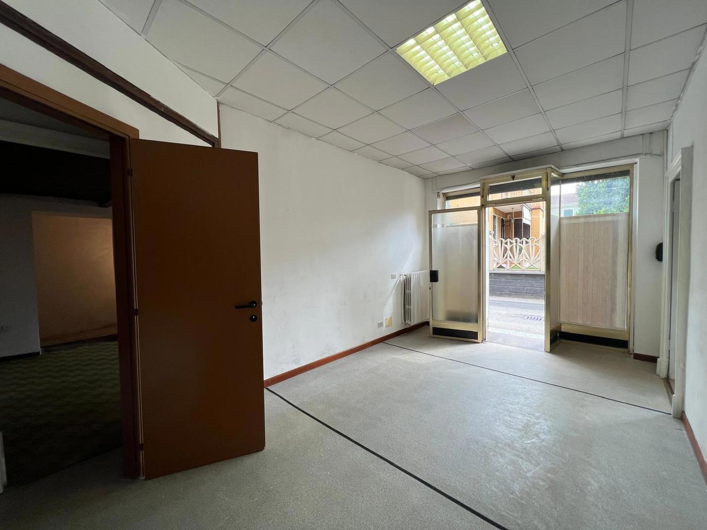 Negozio in affitto a Borgolavezzaro