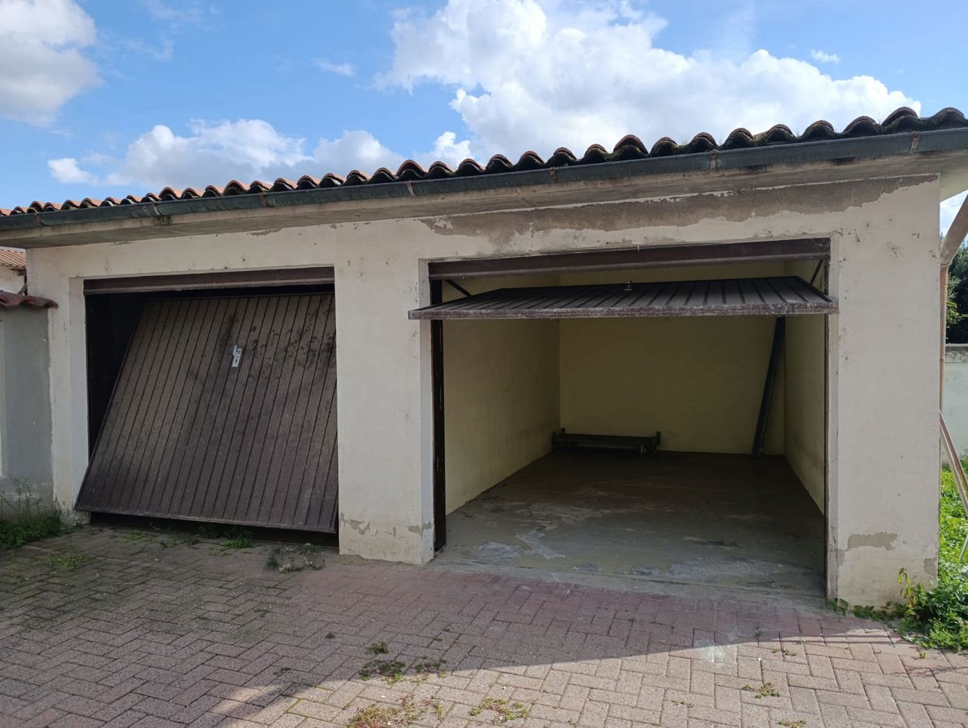 Stabile/Palazzo con box doppio a Breme