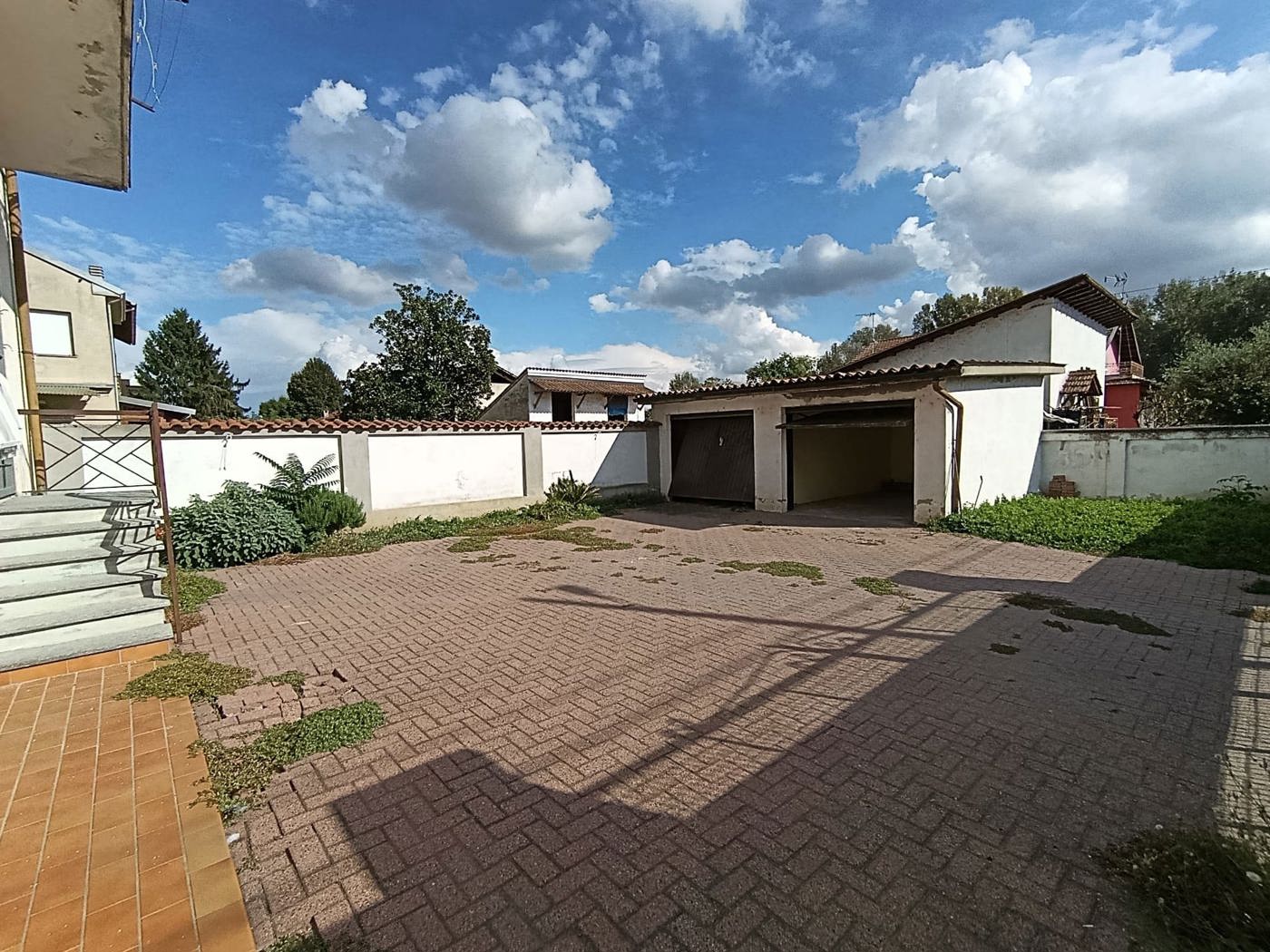 Stabile/Palazzo con box doppio a Breme