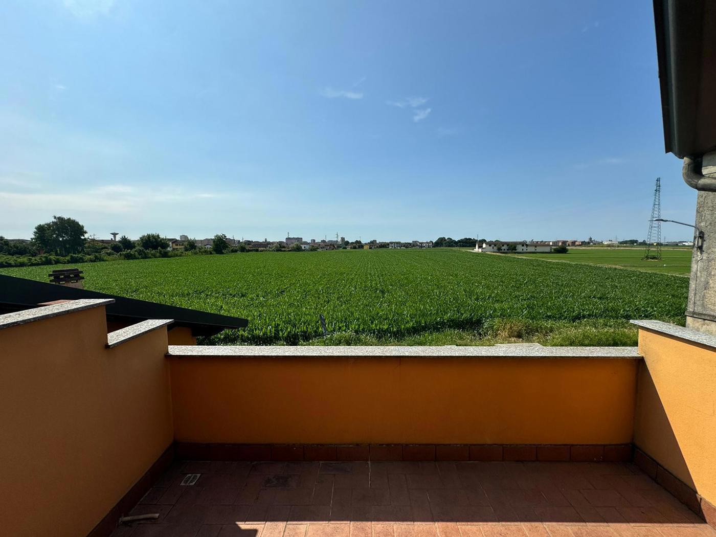 Villa con giardino a Mortara