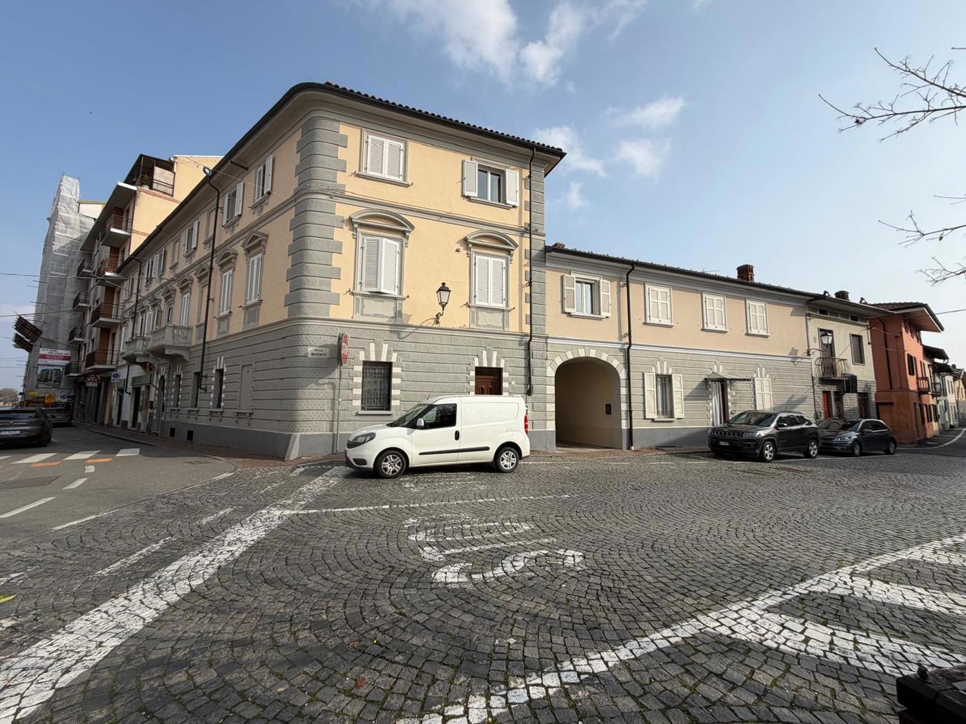 Ufficio ristrutturato a Cigliano