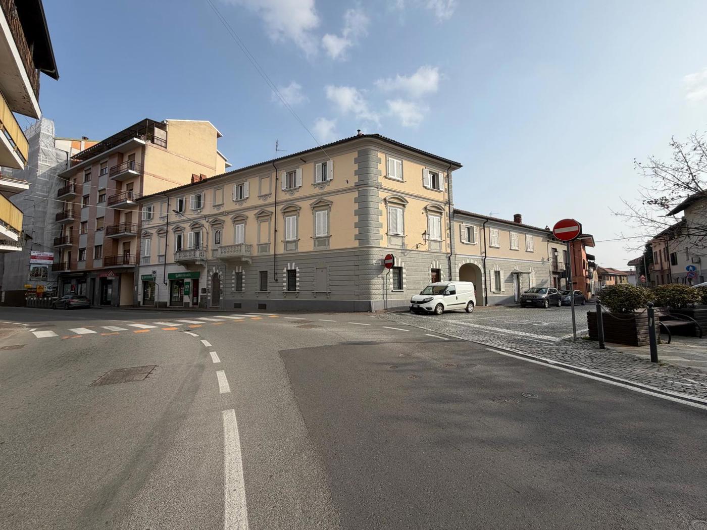 Ufficio ristrutturato a Cigliano