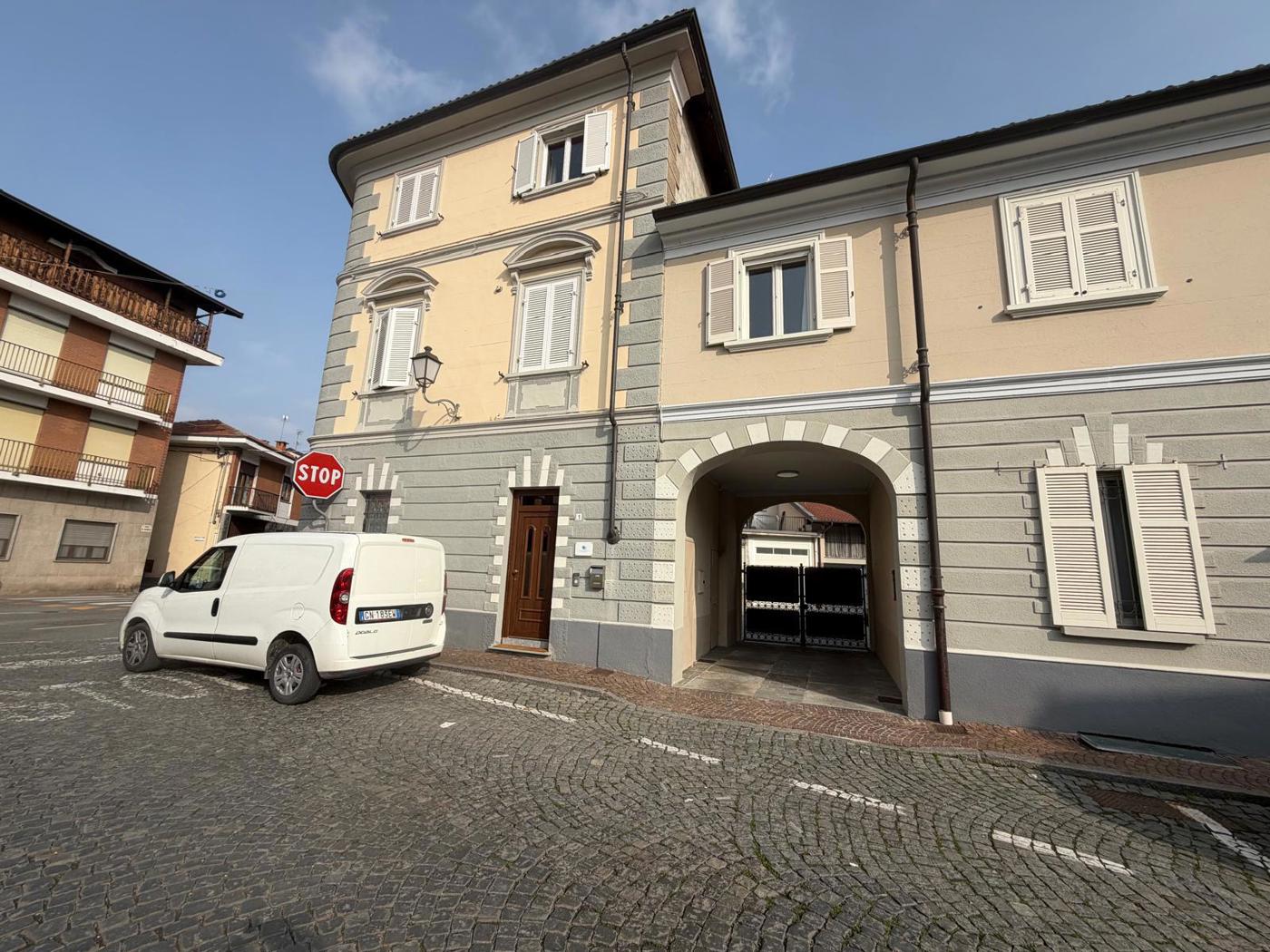 Ufficio ristrutturato a Cigliano