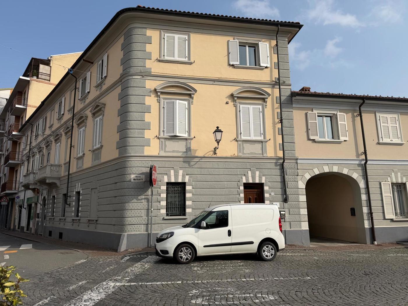 Ufficio ristrutturato a Cigliano