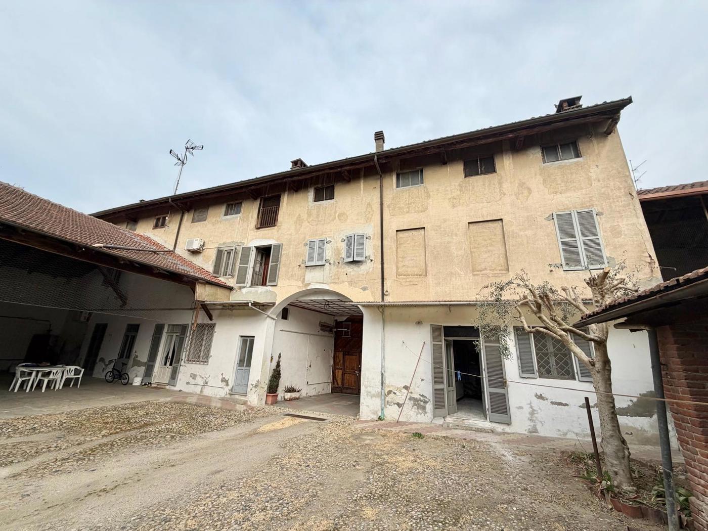 Rustico con giardino a Sartirana Lomellina