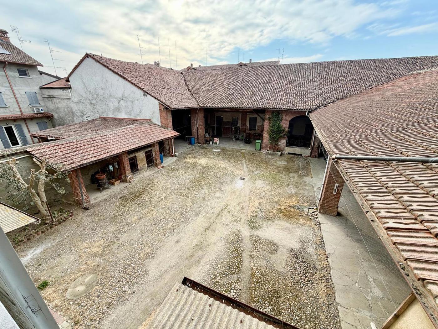 Rustico con giardino a Sartirana Lomellina