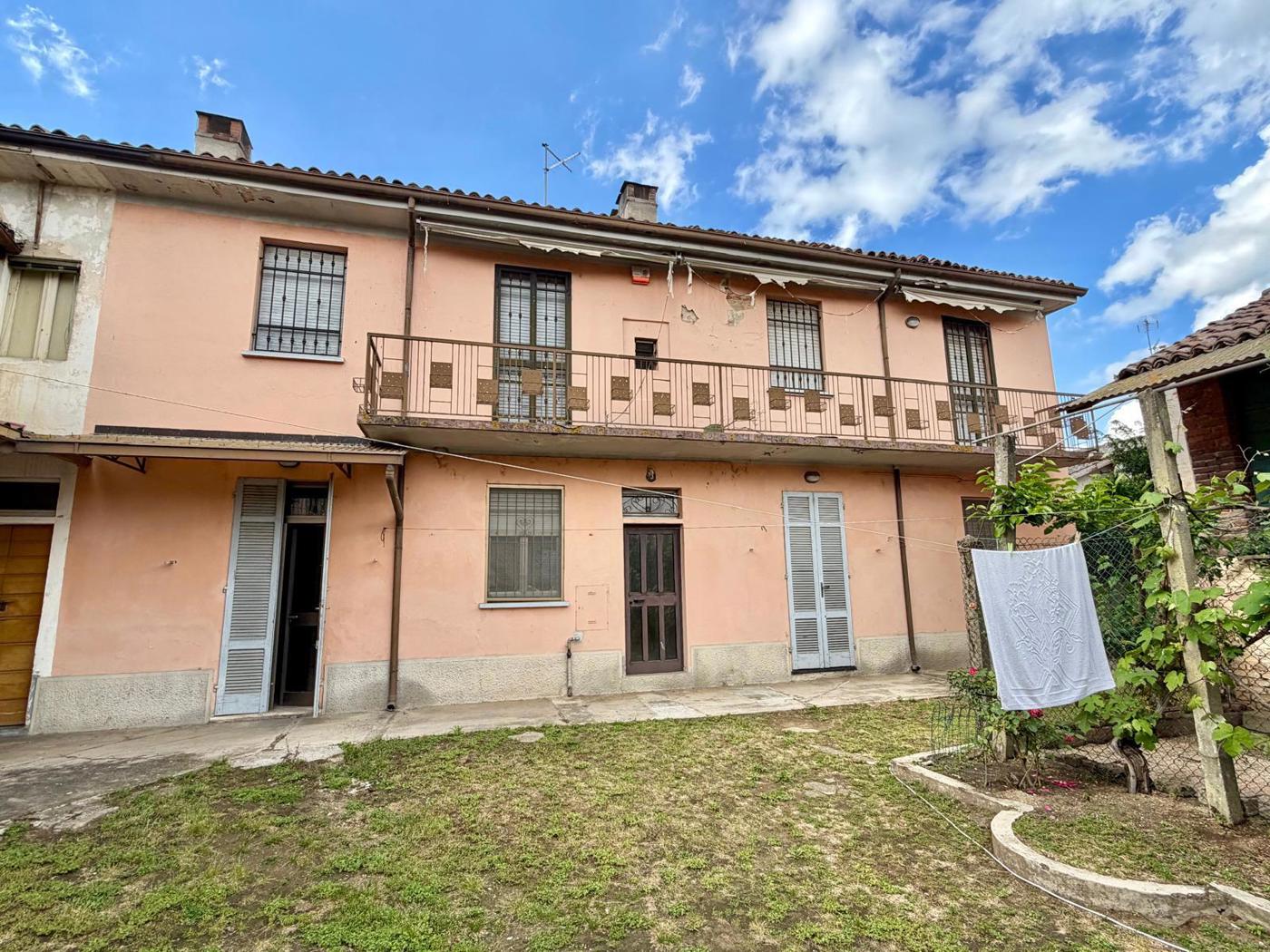 Casa indipendente con giardino a Mortara