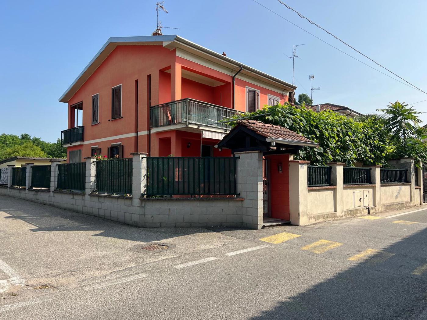 Villa con giardino a Olevano di Lomellina