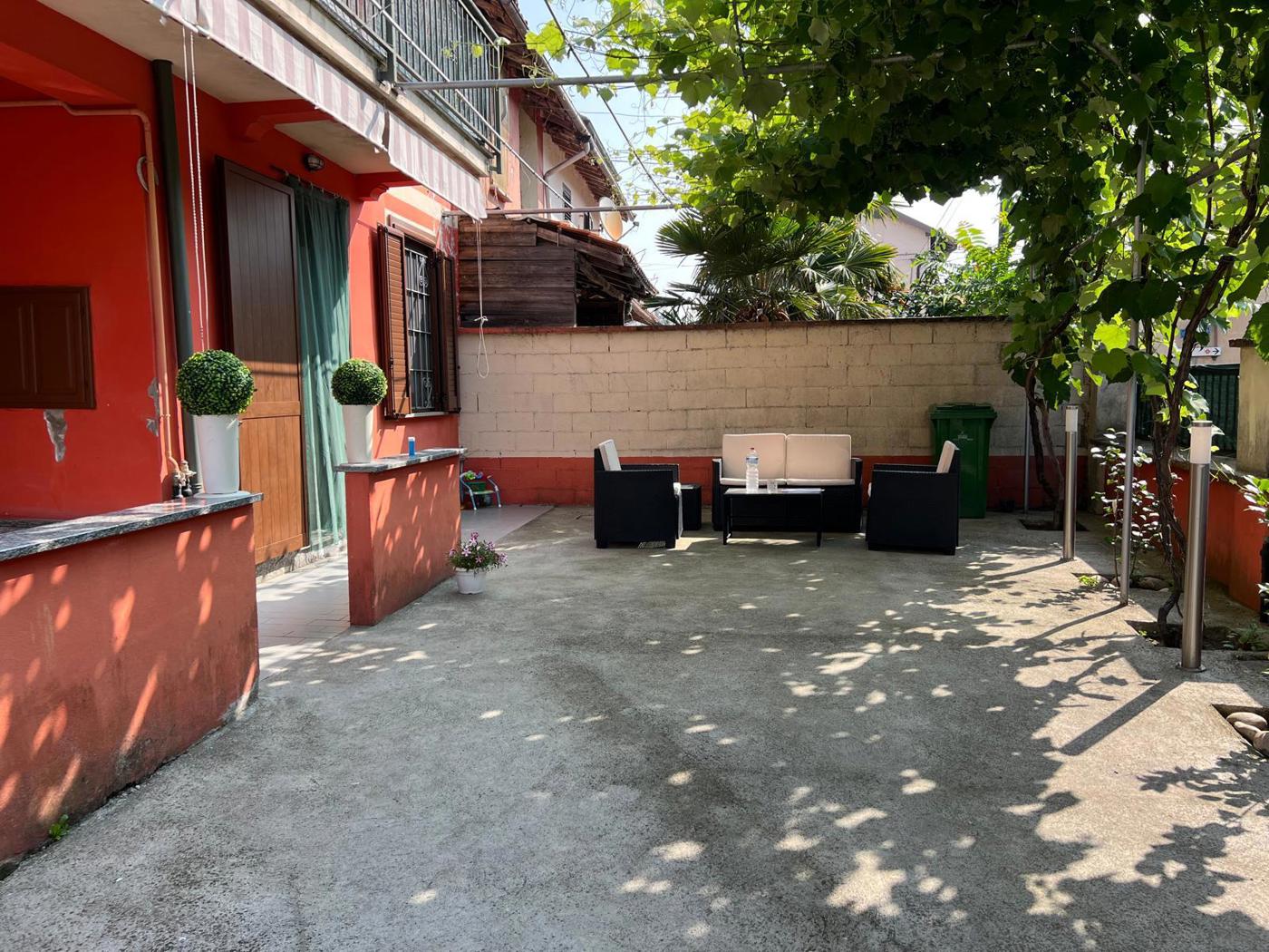 Villa con giardino a Olevano di Lomellina