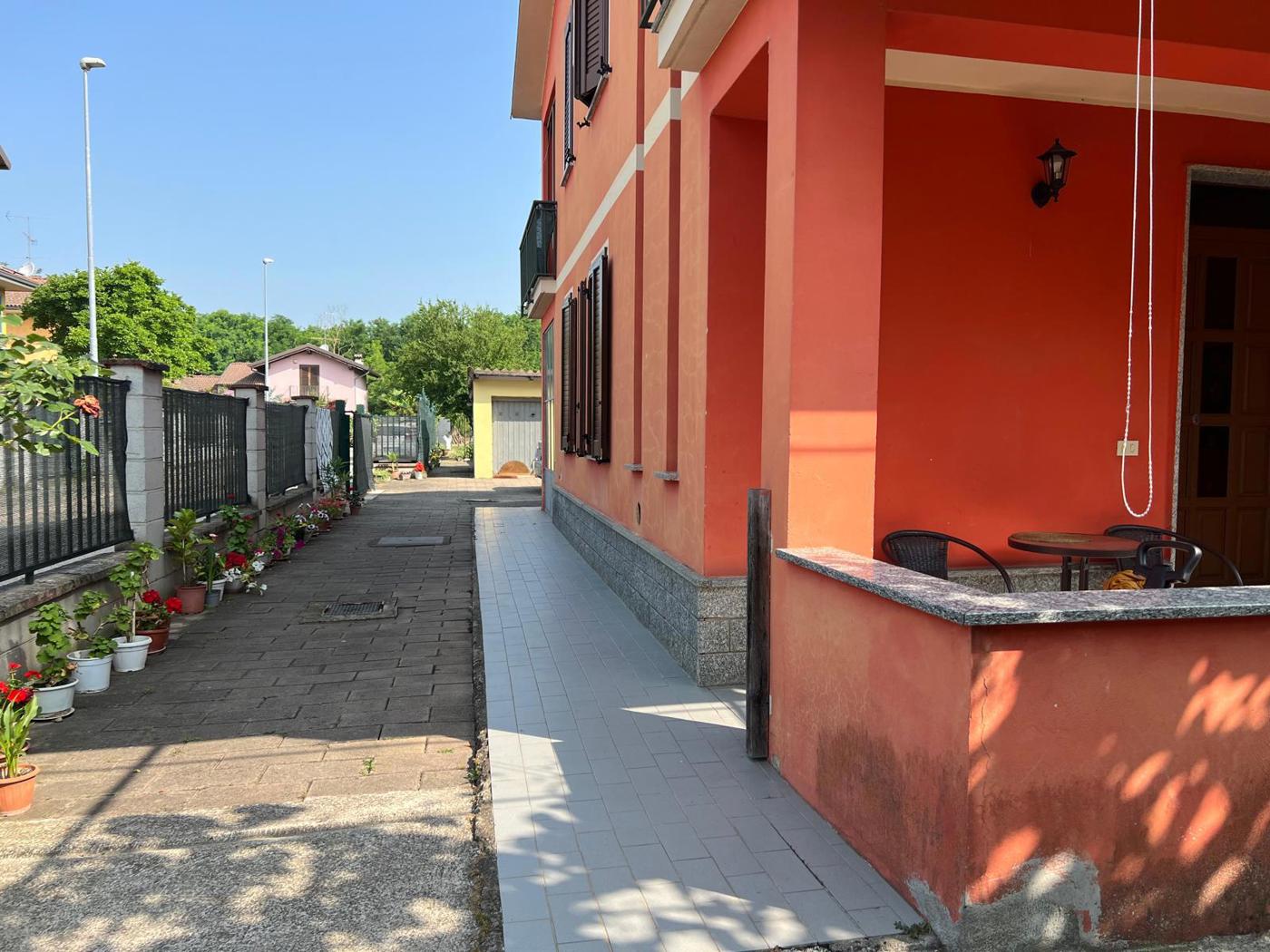 Villa con giardino a Olevano di Lomellina