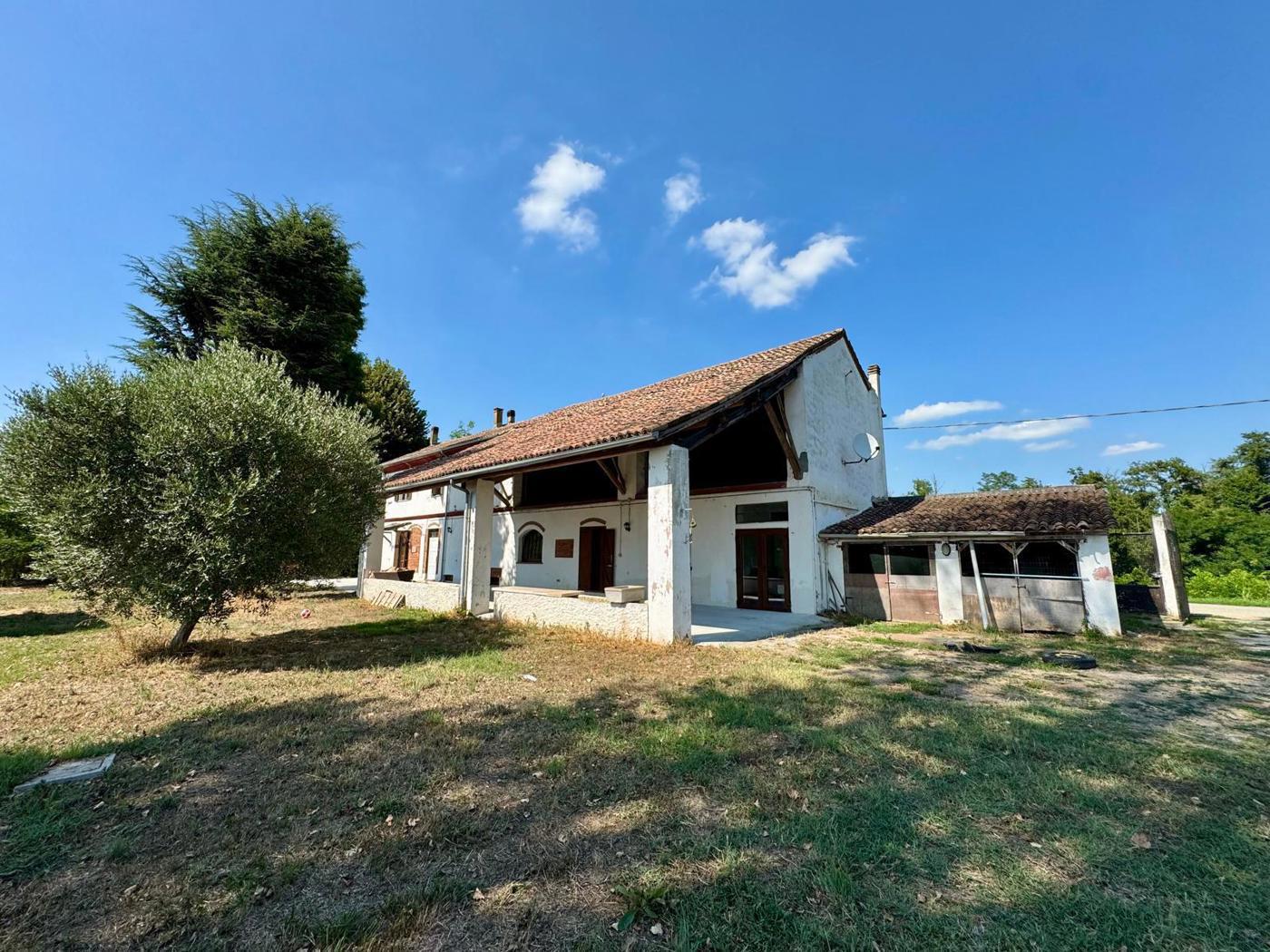 Rustico con giardino a Mortara