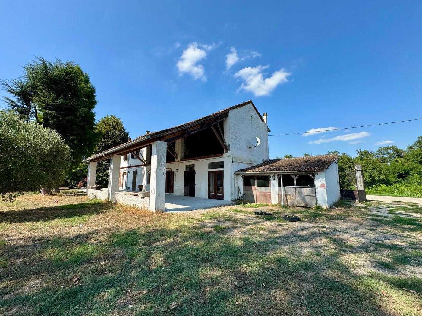 Rustico con giardino a Mortara