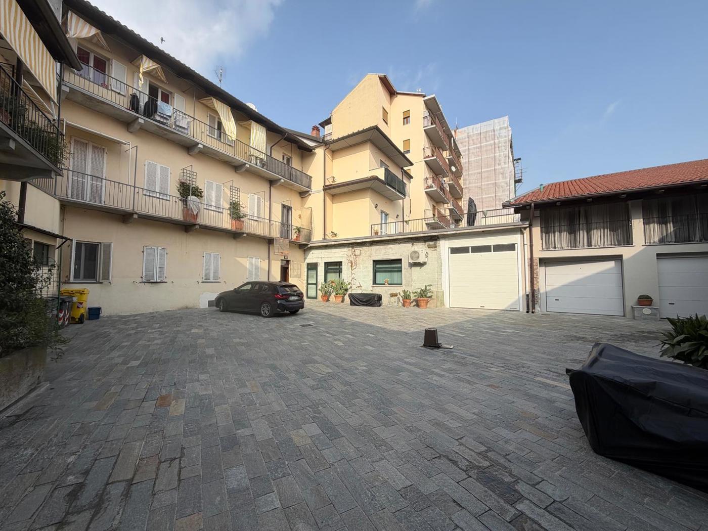 Ufficio ristrutturato a Cigliano