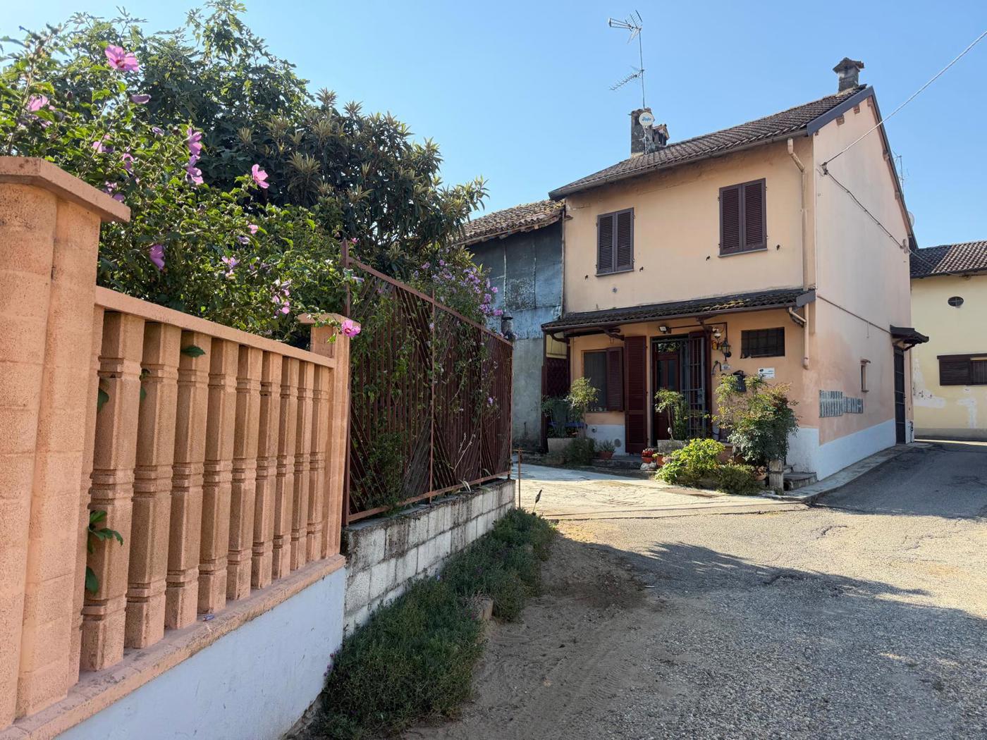 Casa indipendente con box doppio a Cergnago