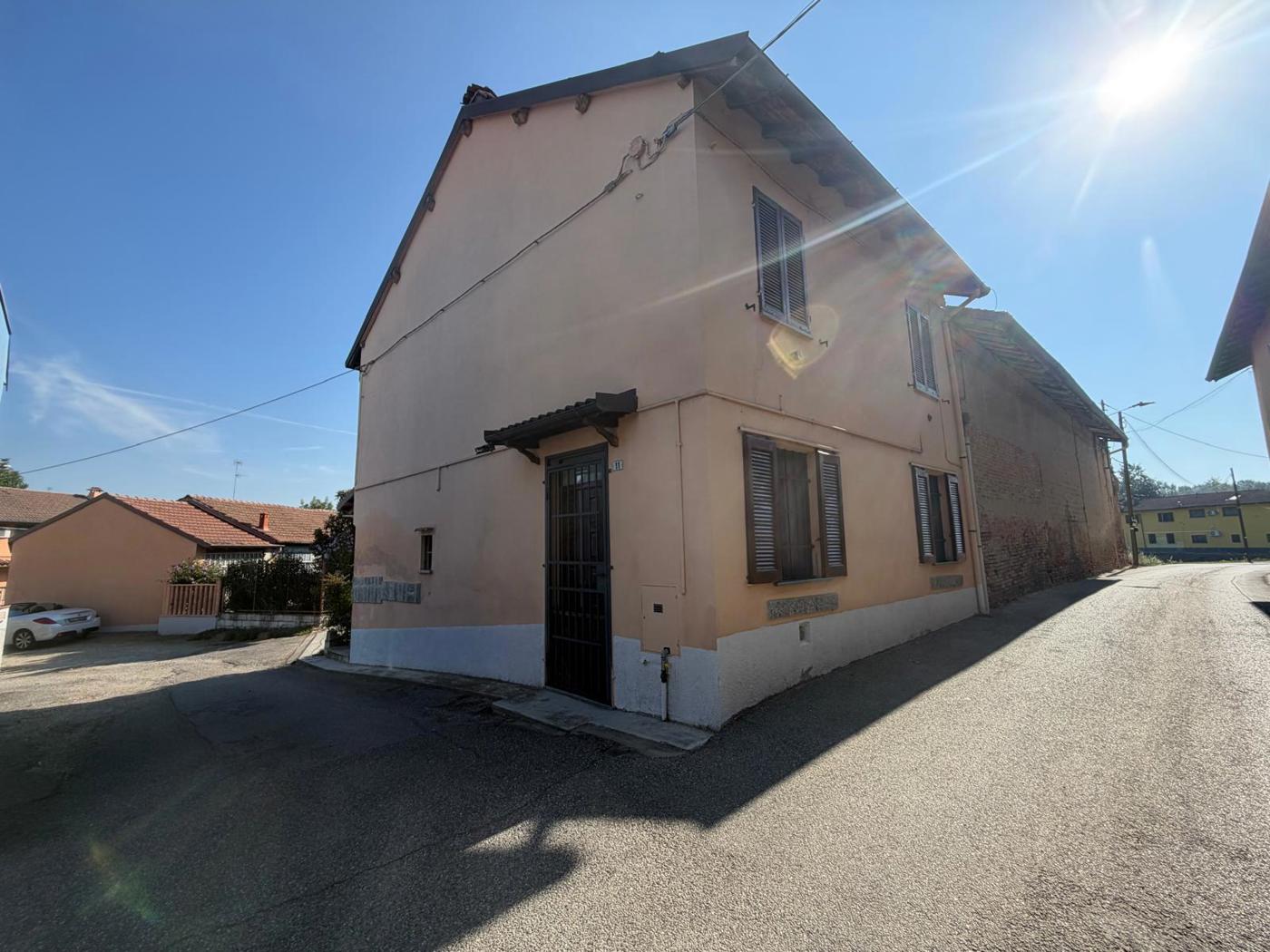 Casa indipendente con box doppio a Cergnago