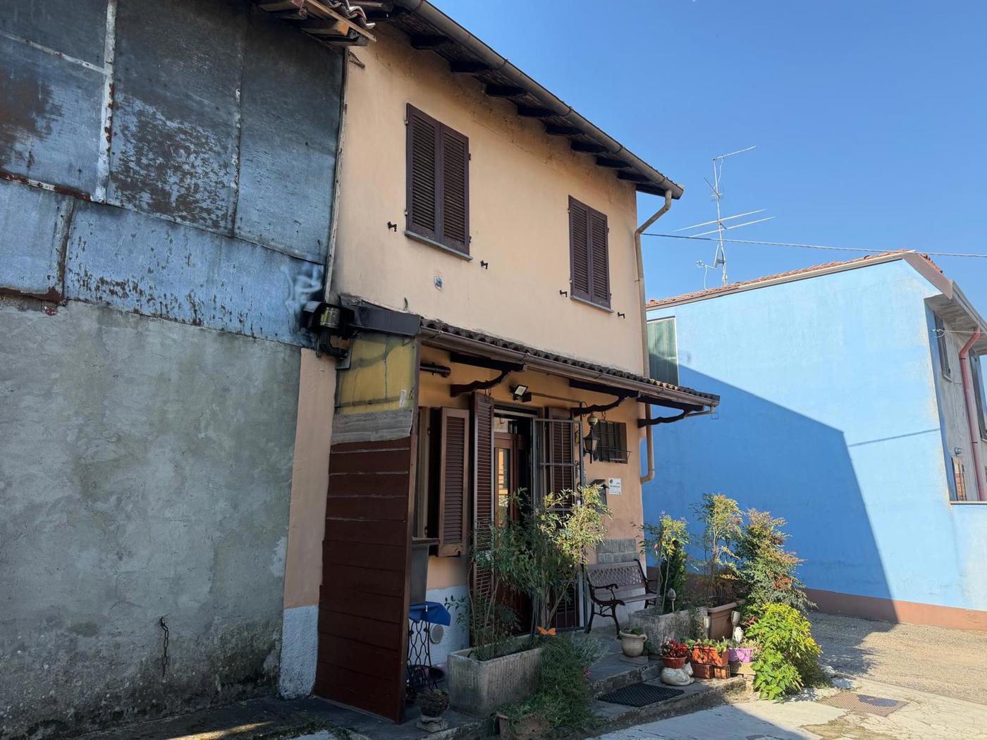Casa indipendente con box doppio a Cergnago