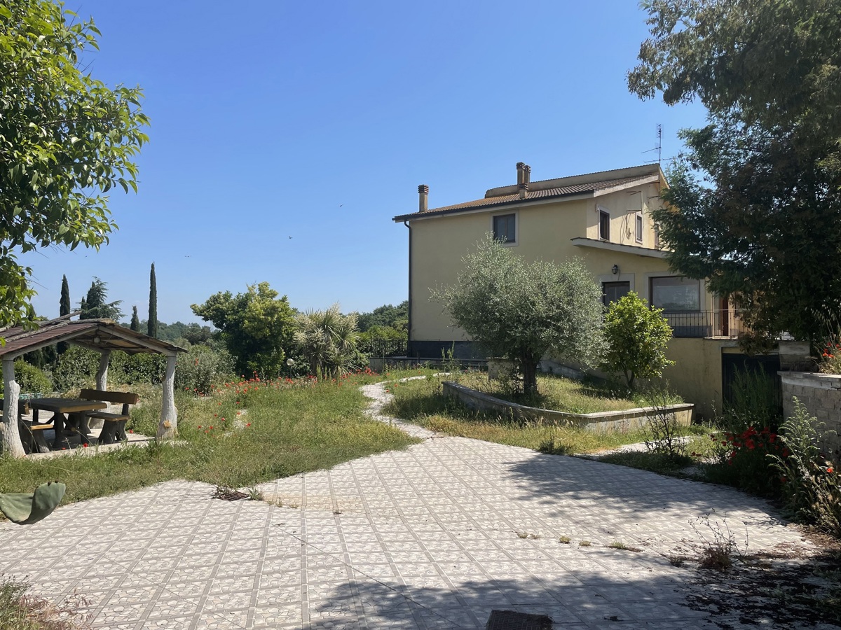 Villa Bifamiliare in vendita a Roma