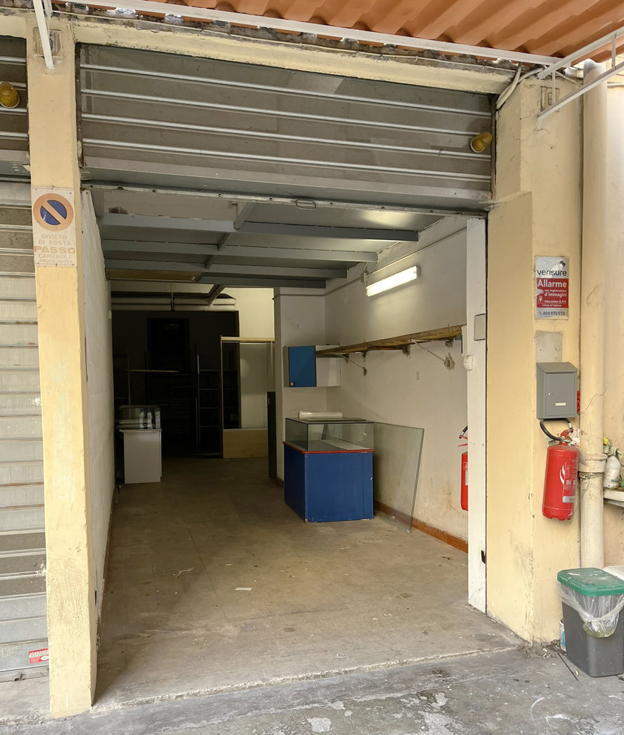 Box/Garage 91mq in affitto a Roma