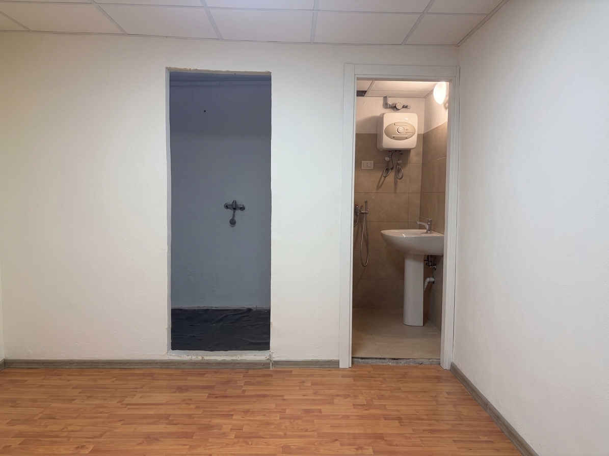 Negozio ristrutturato a Roma