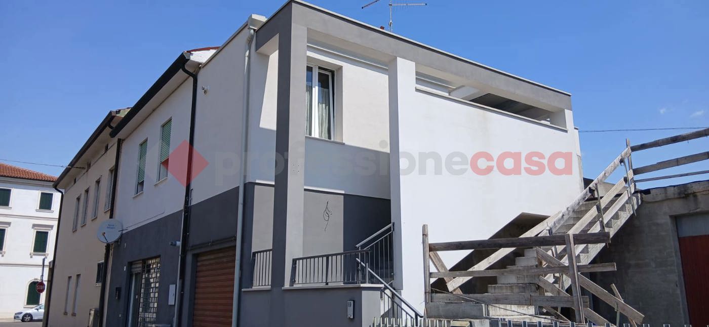 Trilocale in vendita a Roveredo di Gu�