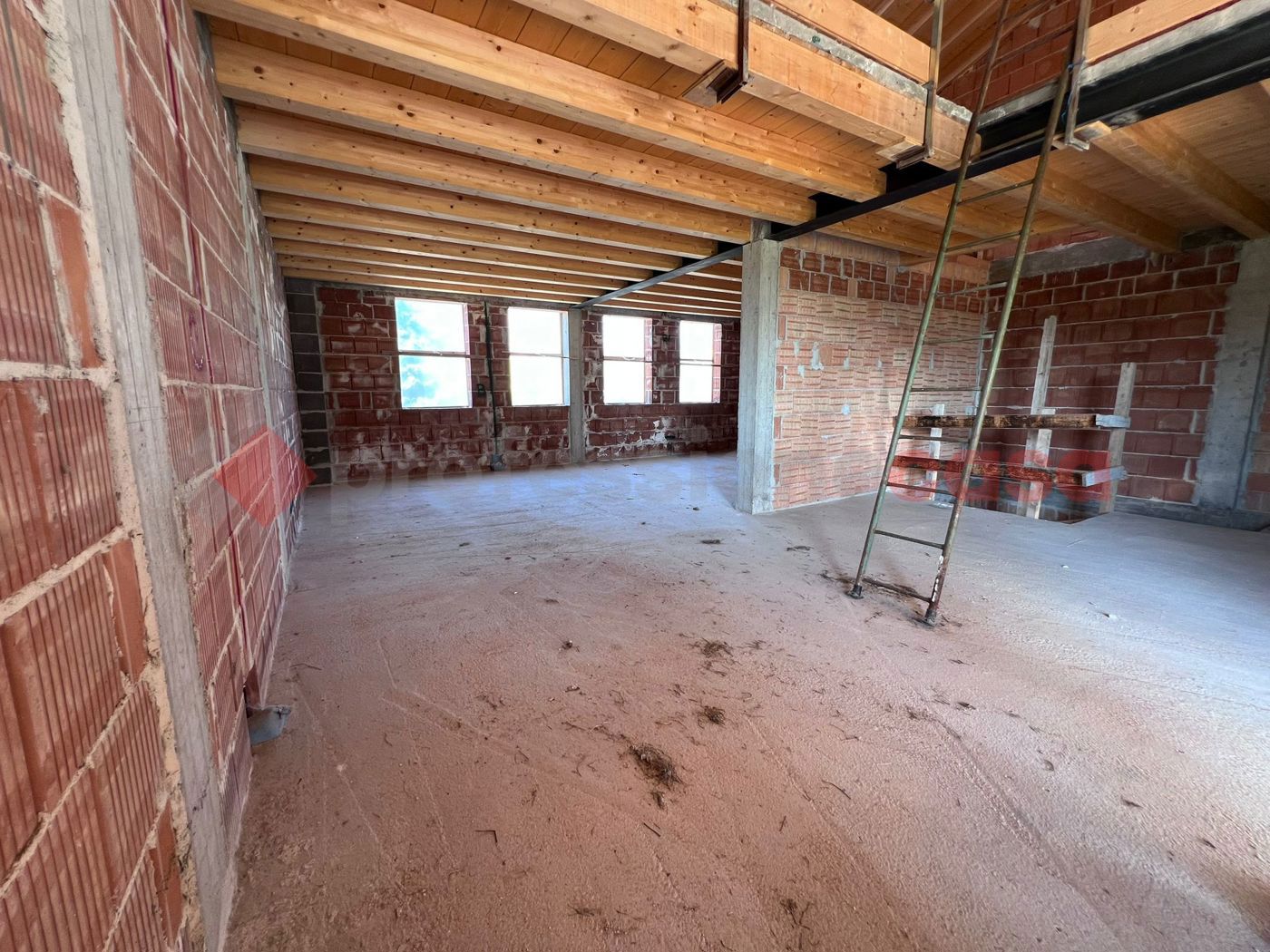 Villa nuova a Roveredo di Gu�