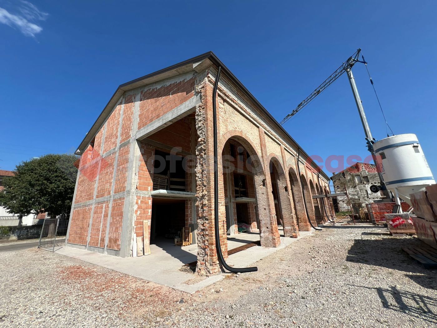 Villa nuova a Roveredo di Gu�