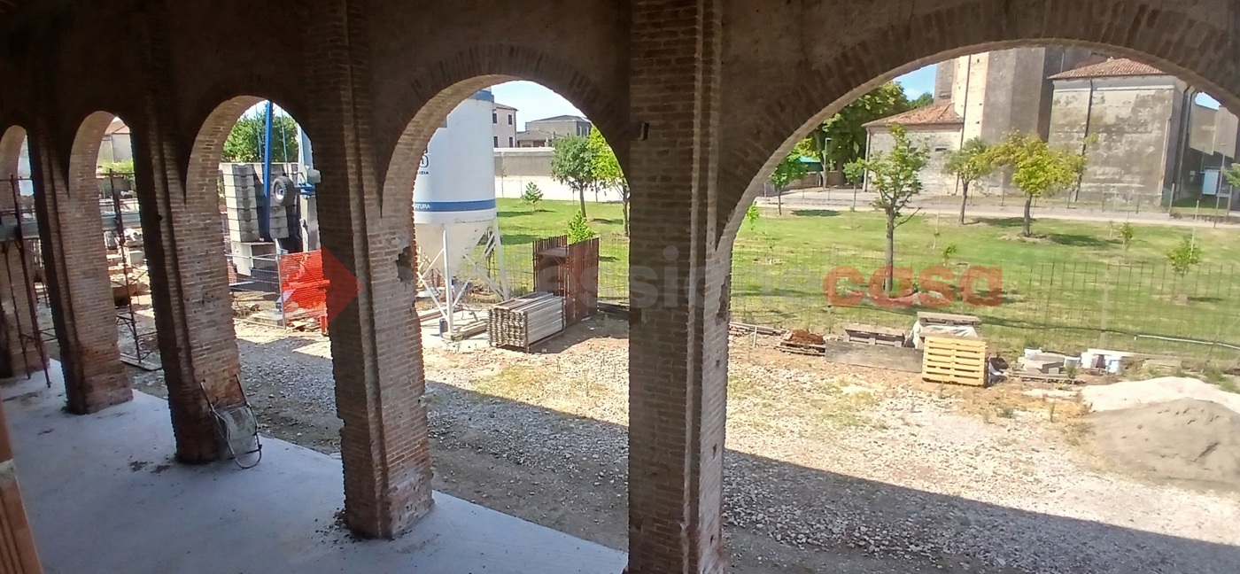 Villa nuova a Roveredo di Gu�