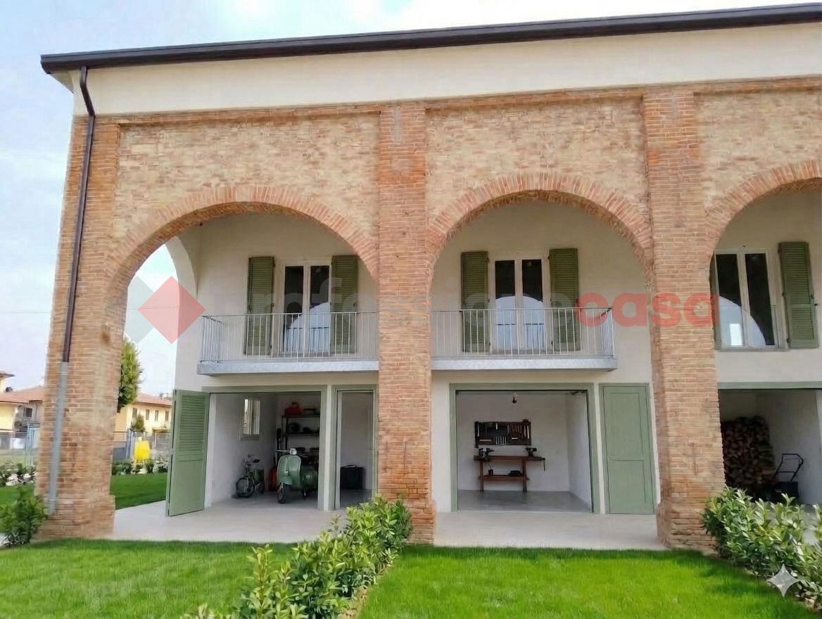 Villa nuova a Roveredo di Gu�