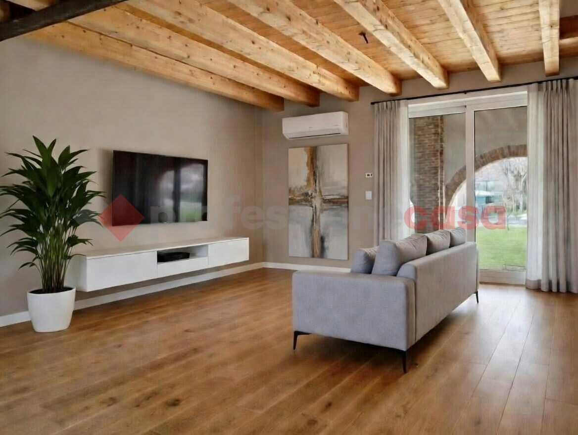 Villa nuova a Roveredo di Gu�