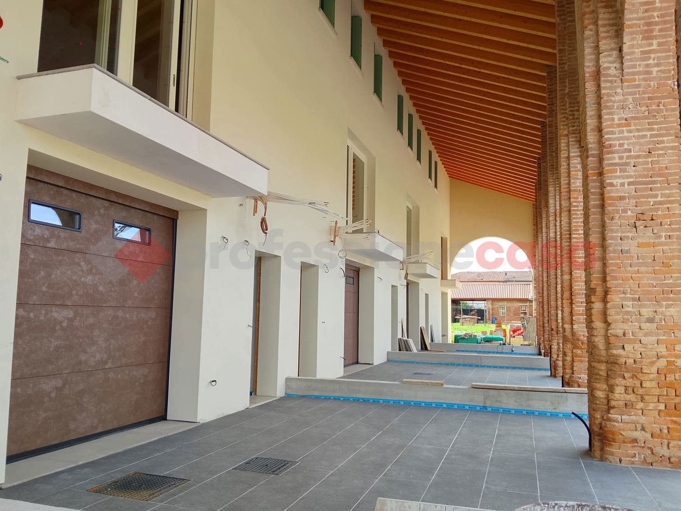 Villa nuova a Roveredo di Gu�