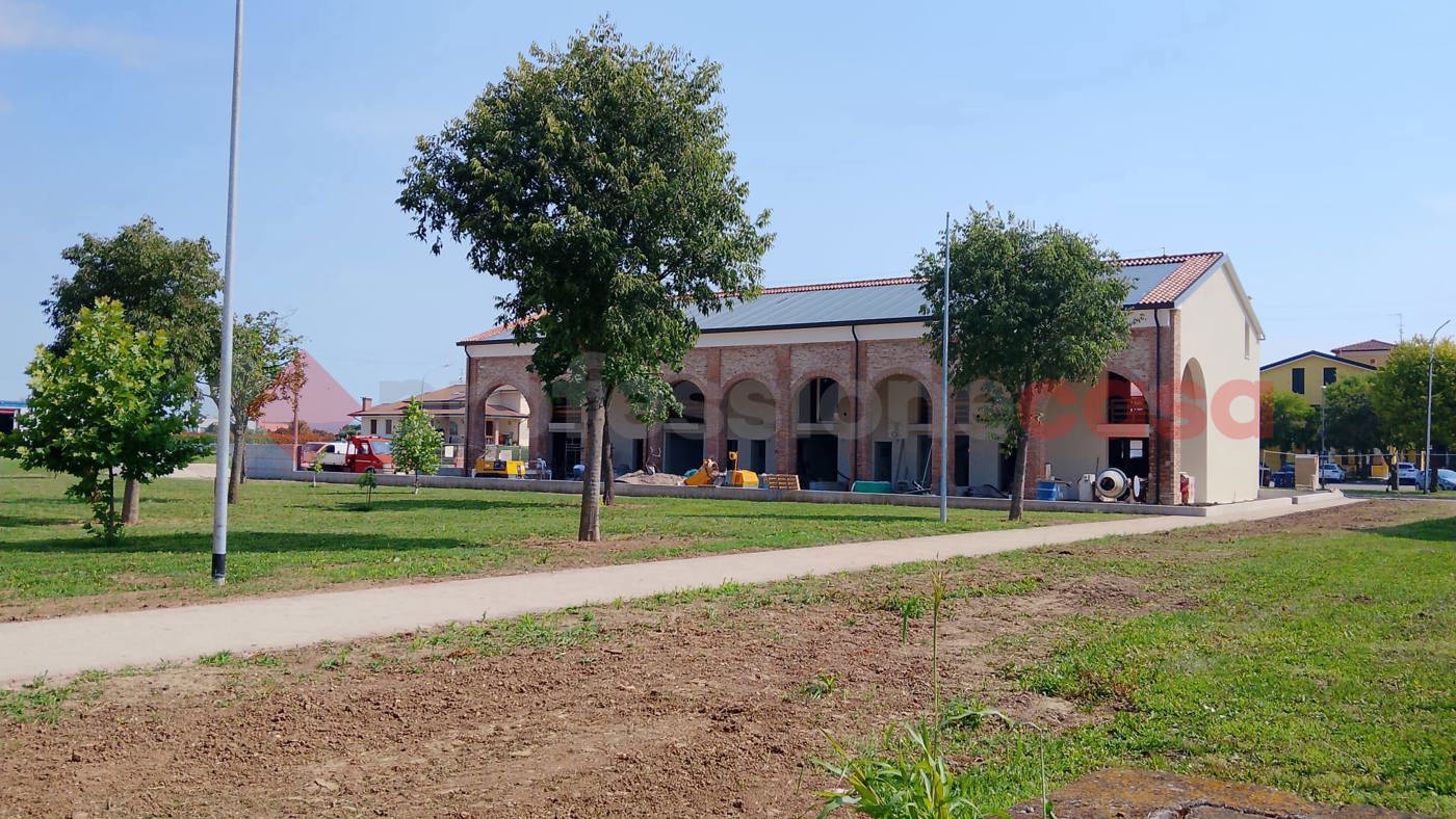 Villa nuova a Roveredo di Gu�