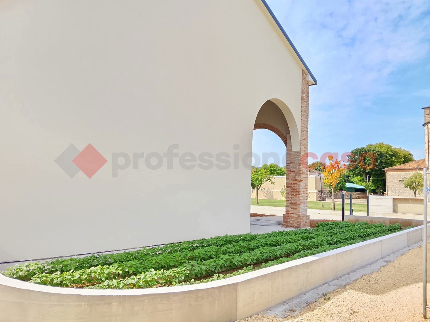 Villa nuova a Roveredo di Gu�