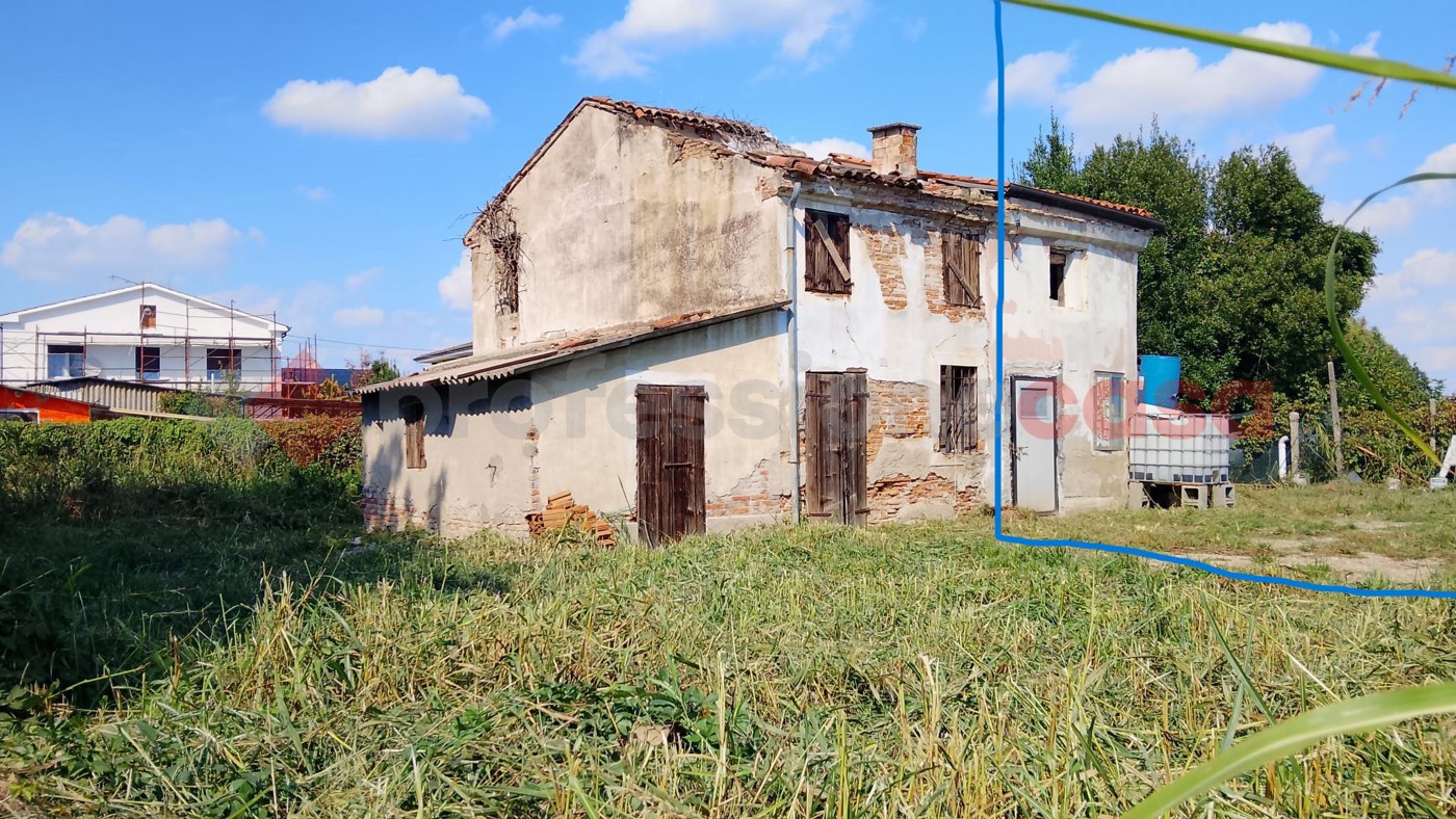 Rustico in vendita a Roverchiara