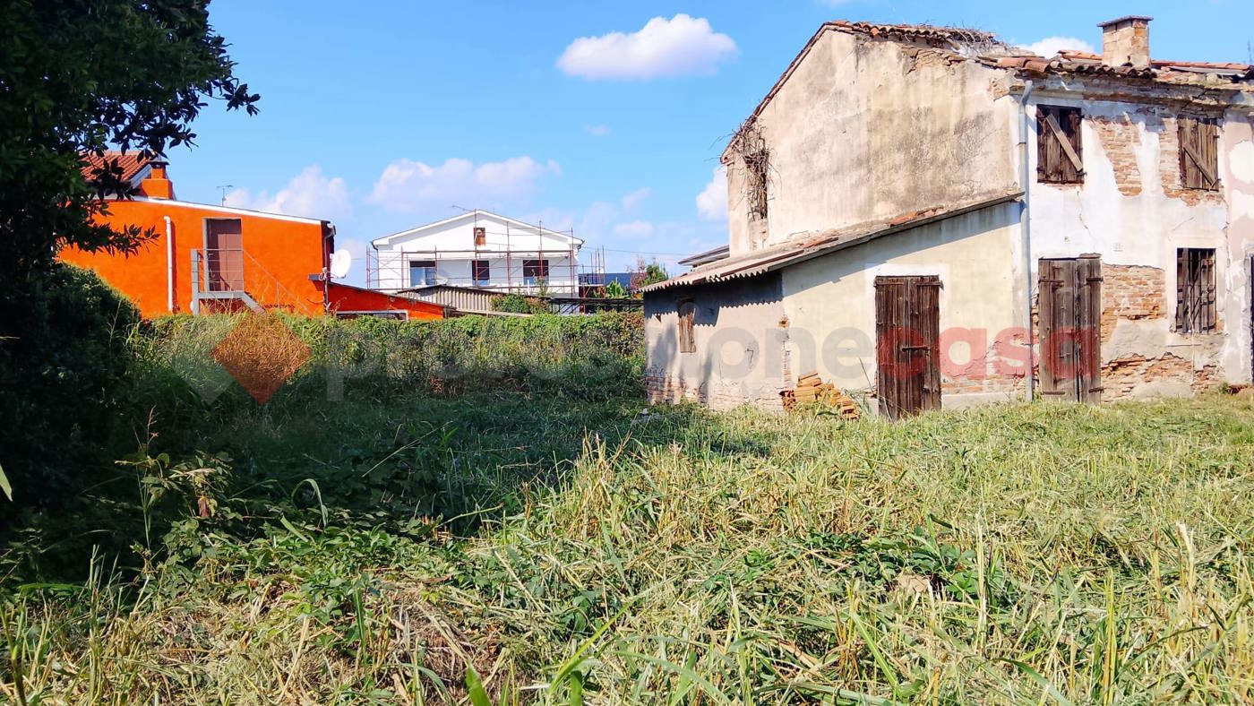 Rustico in vendita a Roverchiara