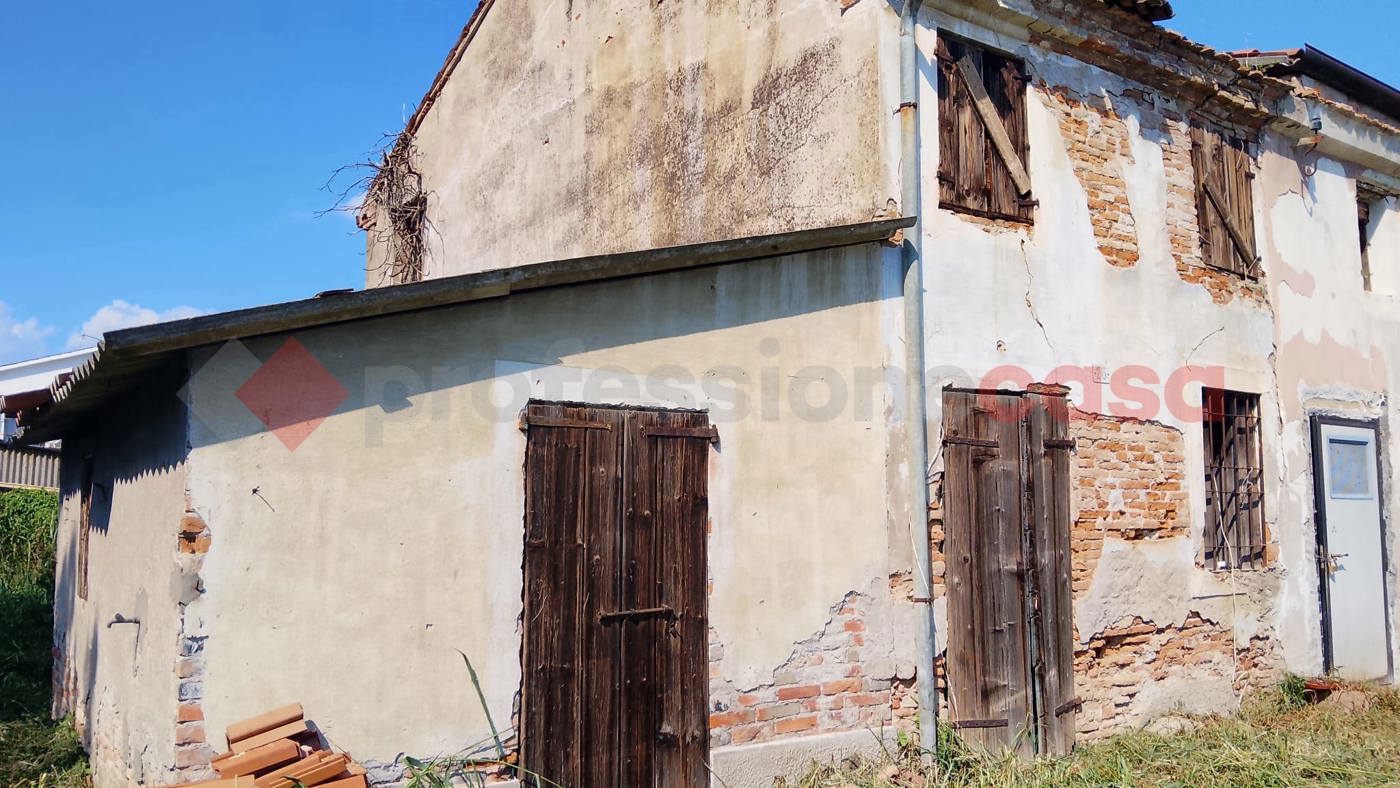 Rustico in vendita a Roverchiara
