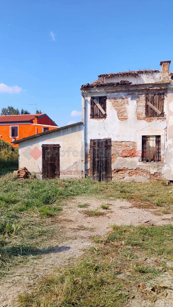 Rustico in vendita a Roverchiara